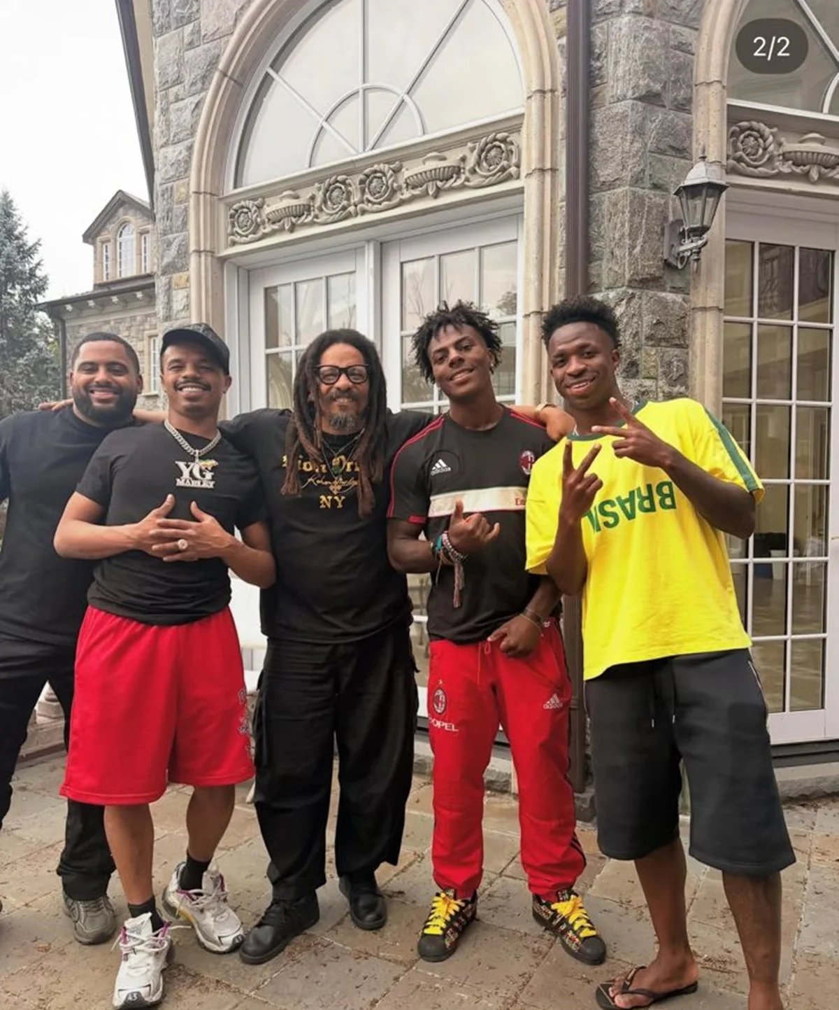 Vini Jr. e os amigos na mansão alugada pelo craque em Nova Jersey Vini Jr. e os amigos na mansão alugada pelo craque em Nova Jersey