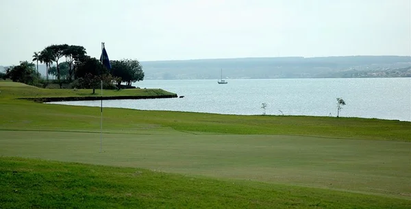 GDF promete mudar uso da área do Clube de Golfe e dá-lo a servidores