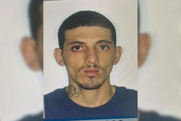 Felipe dos Santos Fernandes Quadra, de 31 anos, é um dos suspeitos de roubar as obras de arte da Biblioteca Mário de Andrade - Metrópoles