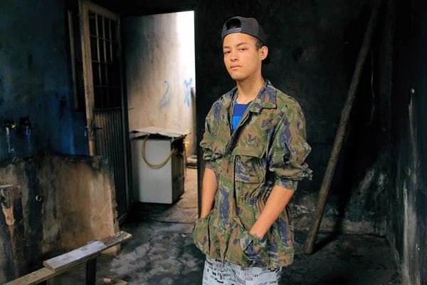 Filho que salvou mãe de incêndio: “Nem sei como saímos da casa”