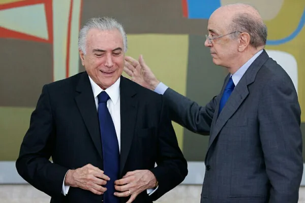 José Serra pede demissão do Ministério das Relações Exteriores