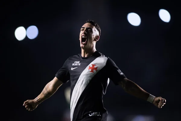 Brasileirão: Vasco vence de virada e segura Corinthians no Z4