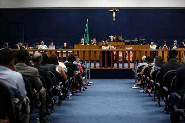 Crime da 113: após 10 horas de julgamento, só uma testemunha é ouvida