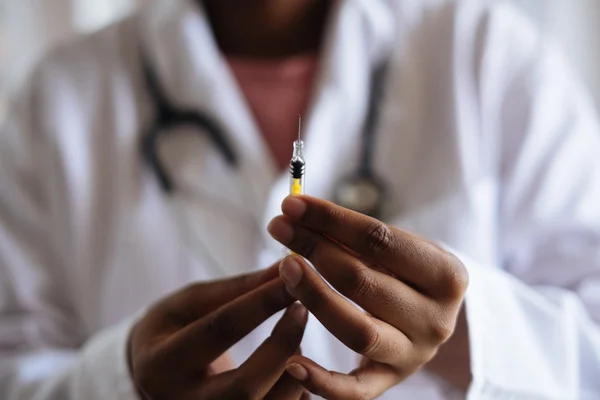 “Clínica do horror” vendia produtos vencidos e trocava botox por soro