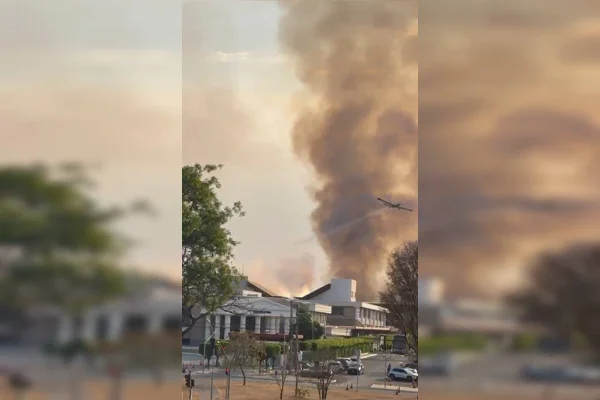Foto colorida de incêndio na Asa Norte