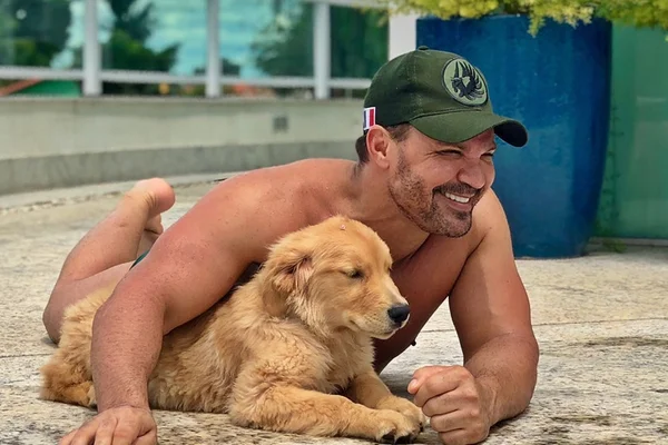 Eduardo Costa após morte de cachorro: “Trato animais como animais”