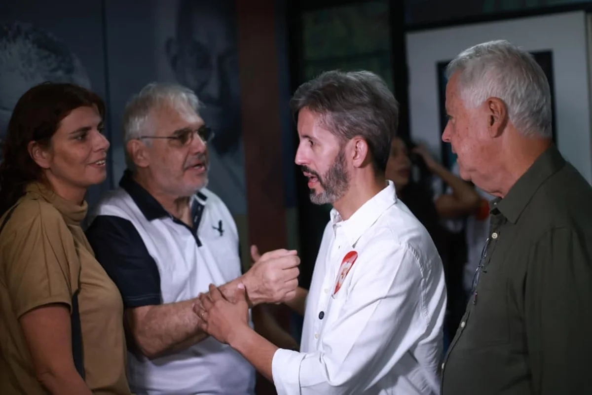 "Não é sobre esquerda ou direita", declarou Grass "Não é sobre esquerda ou direita", declarou Grass