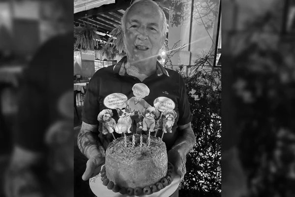 Foto em preto e branco de Roberto Antonio Cêra, conhecido como Cerinha, um dos criadores do Salão Internacional de Humor de Piracicaba, que morreu aos 85 anos. - Metrópoles