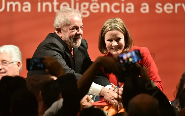 PT avalia que Lula deve seguir tratando de regulação da mídia