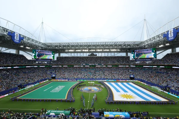 Fifa altera protocolo para bandeira saudita por declaração de fé islâmica