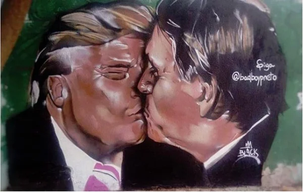 Grafite de beijo entre Bolsonaro e Trump é apagado no Ceará