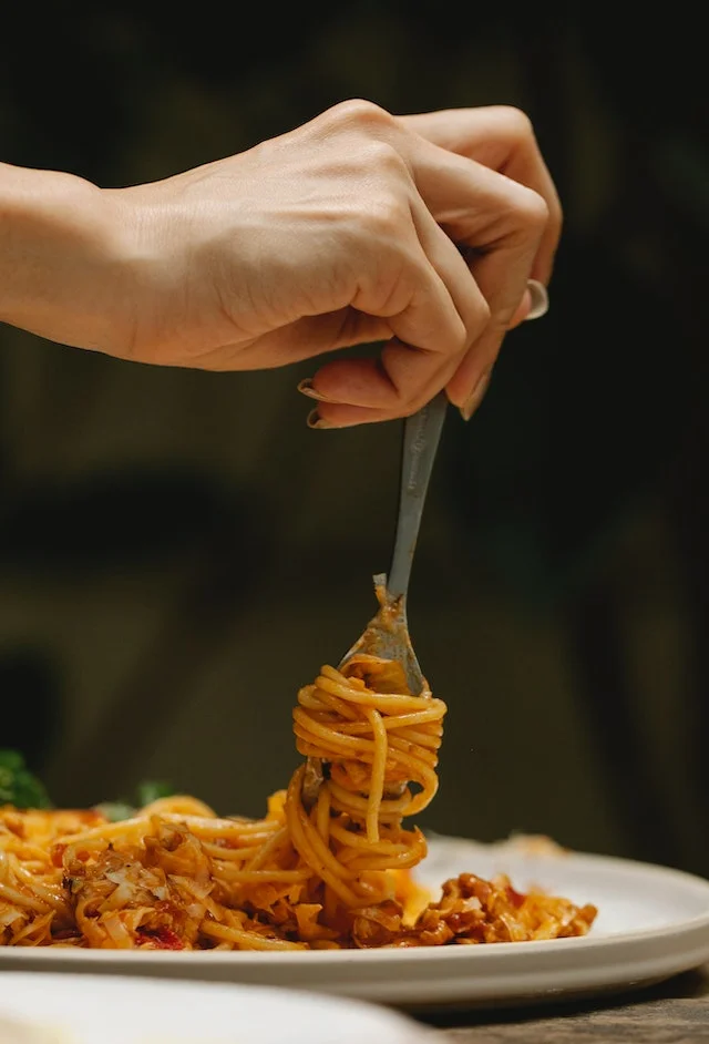 Pensão, geralmente, é destinada à alimentação dos filhos, mas também podem ser utilizadas para moradia e lazer, por exemplo Pensão, geralmente, é destinada à alimentação dos filhos, mas também podem ser utilizadas para moradia e lazer, por exemplo