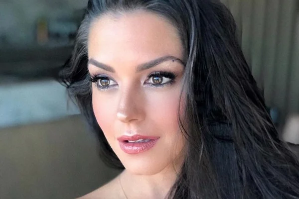 Thais Fersoza