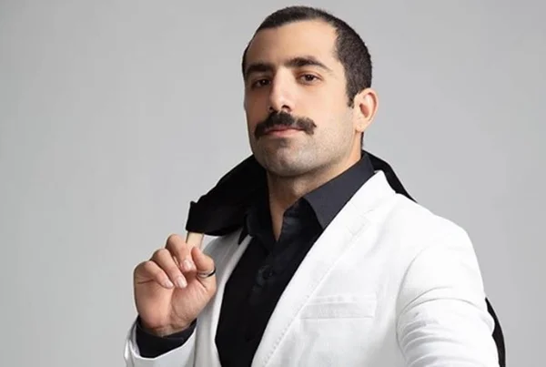 Kaysar diz que já fez sexo a três e revela fetiches: “Pode bater forte”