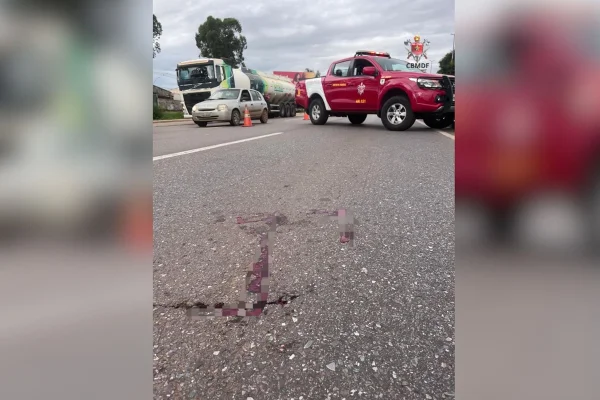O Corpo de Bombeiros Militar do Distrito Federal (CBMDF) atendeu, na manhã desta terça-feira (31/12), uma ocorrência de uma mulher atropelada na Estrada Parque Núcleo Bandeirante (EPNB), próximo à UPA, no sentido Núcleo Bandeirante.