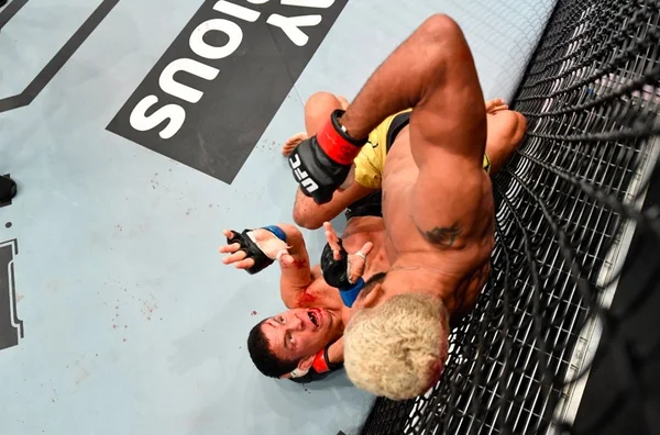 Deiveson finaliza Benavidez