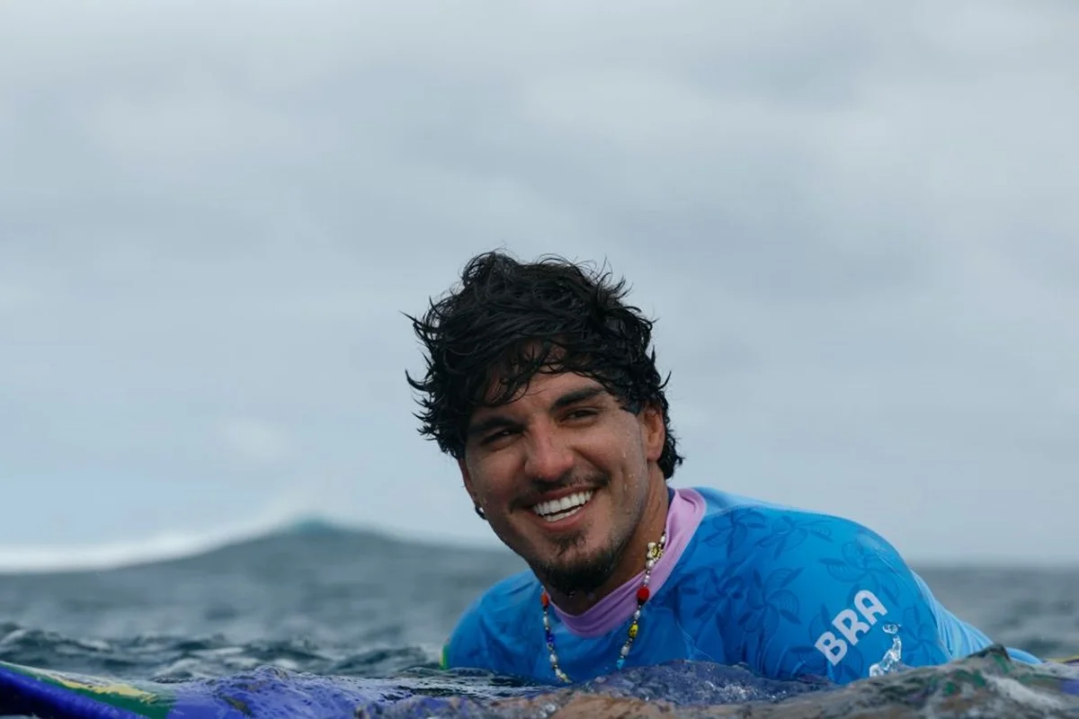 Medina vai ser pai? Surfista posta foto de ultrassom e levanta rumores 1 Gabriel Medina