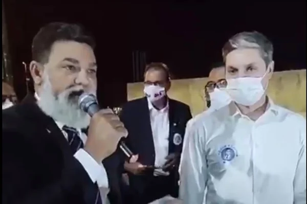 No Entorno, deputado distrital pede votos para candidato por ser “bonitão”