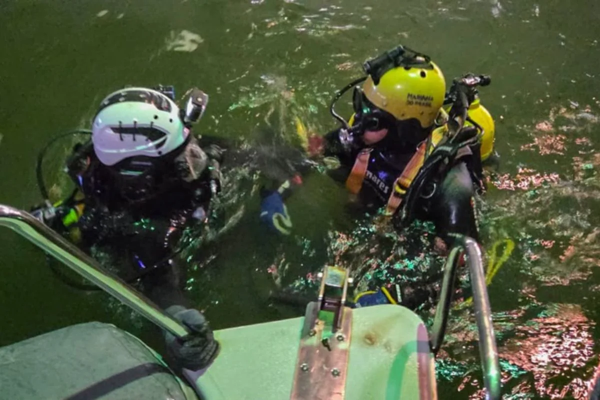 Atualização: PF apreende cocaína submersa em navio e mira tráfico em reduto do PCC