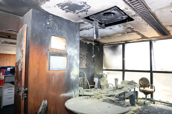 Imagem colorida de incêndio no STF destrói sala no anexo