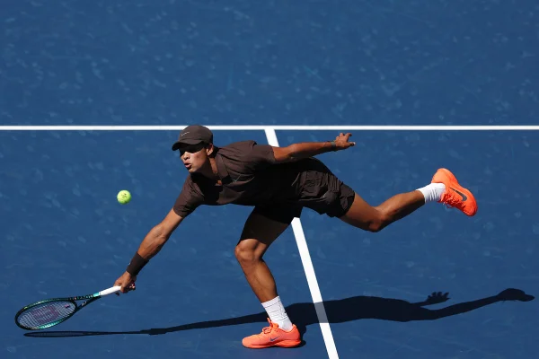 Guto Miguel é eliminado por búlgaro na semifinal do US Open Junior