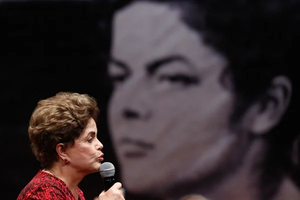 “É lamentável denúncia sem provas”, afirma Dilma