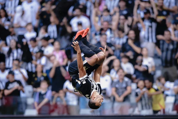 Foto colorida de Vitor Hugo, Atlético-MG x Grêmio - mETRÓPOLES