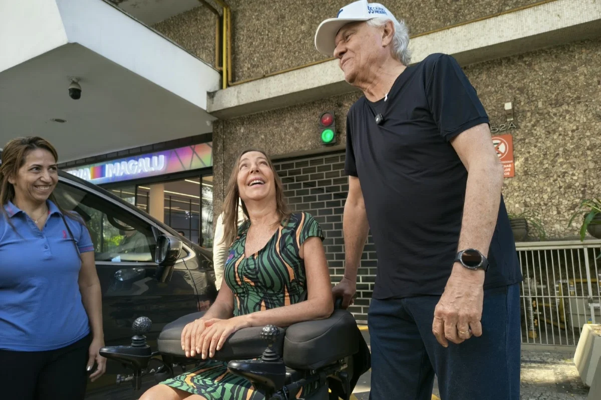 Ronaldo Caiado participa de caminhada na Avenida Paulista com Mara Gabrilli Ronaldo Caiado participa de caminhada na Avenida Paulista com Mara Gabrilli