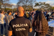 Assembleia de policiais civis no DF para deliberar sobre proposta de reajuste salarial de 24,32%