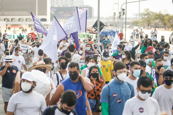 #DerreteMBL: redes sociais ironizam atos por impeachment de Bolsonaro