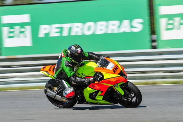 Jorge Lorenzo larga na frente em San Marino na MotoGP