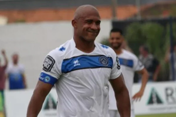 Quem era Brasão, ex-atacante do Santa Cruz morto a tiros aos 44 anos - destaque galeria