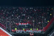 Torcida do Flamengo no setor visitante do Estádio UNO, em 2025 Torcida do Flamengo no setor visitante do Estádio UNO, em 2025