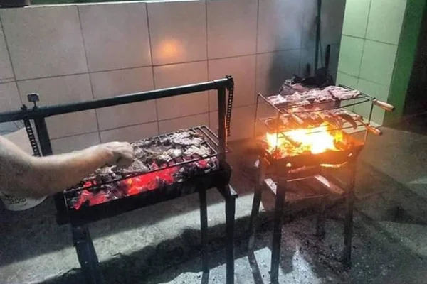 Penitenciários fazem churrasco de Natal na cadeia