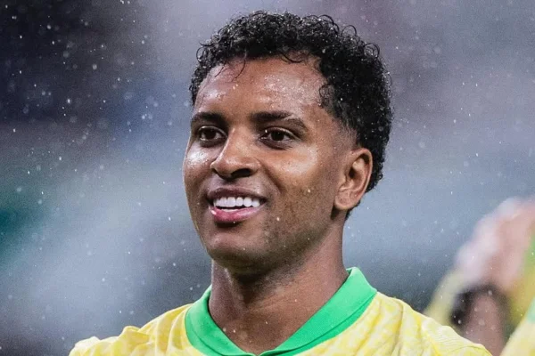 Brasileiro diz ter sido espancado em festa por ordem de Rodrygo