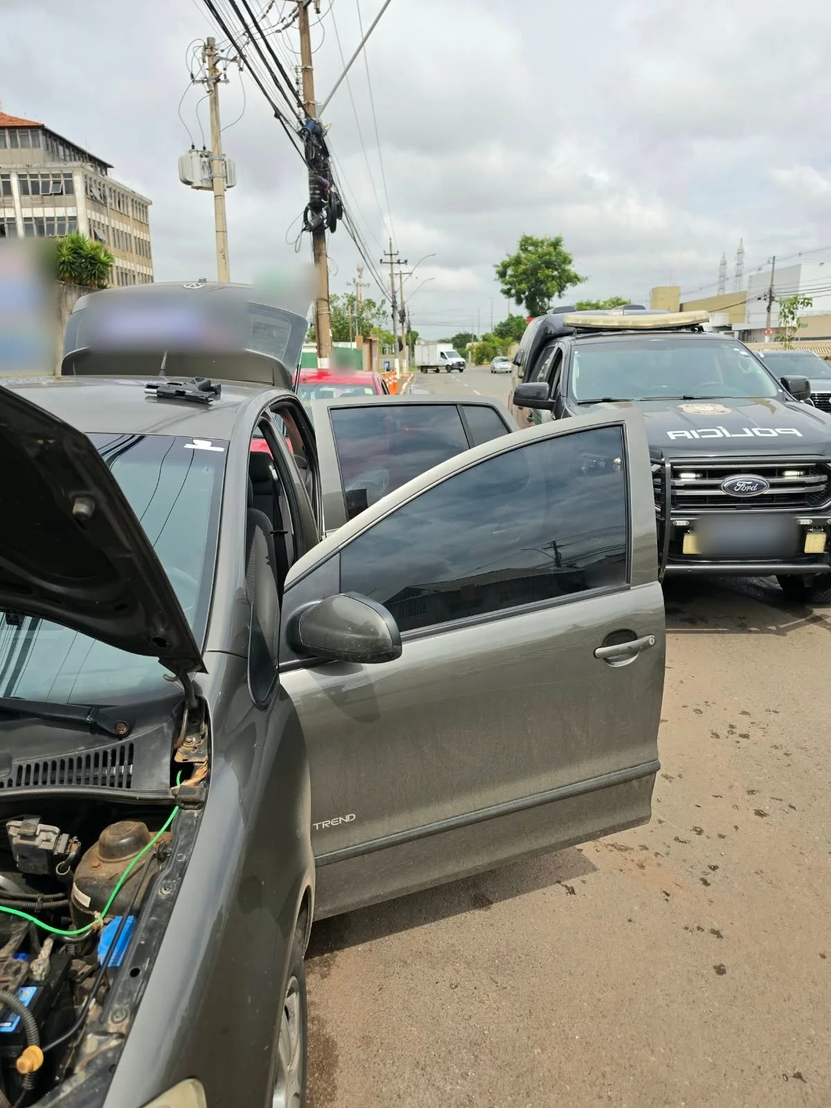 Pistola é achada perto do CPP em carro de mulher ligada a um detento - imagem 4 Pistola é achada perto do CPP em carro de mulher ligada a um detento - imagem 4