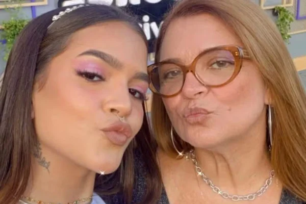 Mel Maia com a mãe, Debora Maia