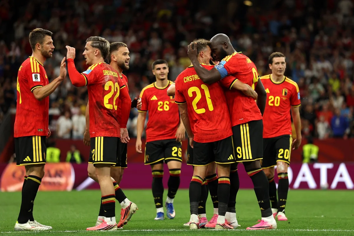 Camisa 10 da Bélgica, Trossard, foi destaque da partida com doblete marcado Camisa 10 da Bélgica, Trossard, foi destaque da partida com doblete marcado