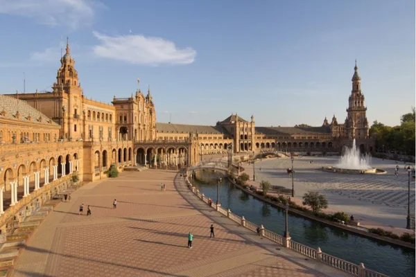 Praça de Espanha – Sevilha, Espanha -Metrópoles