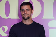 O ator Felipe Simas