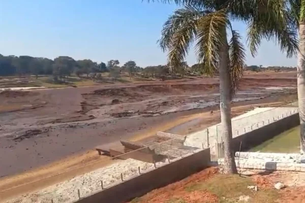 Imagem colorida do rompimento da barragem do Nasa Parque - Metrópoles