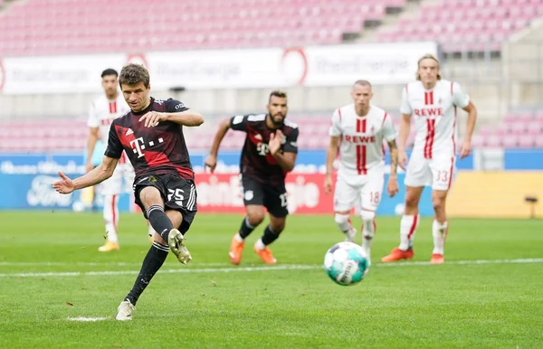 Bayern de Munique bate Colônia fora e assume liderança provisória do Alemão