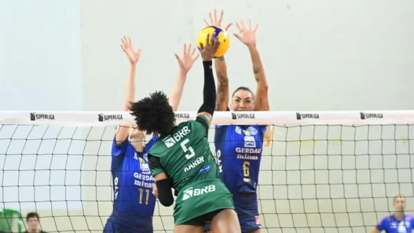 Brasília Vôlei sai na frente, mas perde de virada para o Minas