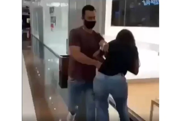Cantora Gospel espancada shopping