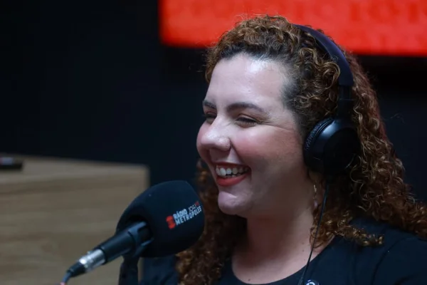 Candidata ao GDF, Samara Mineiro promete acabar com Iges - destaque galeria Candidata ao GDF, Samara Mineiro promete acabar com Iges - destaque galeria