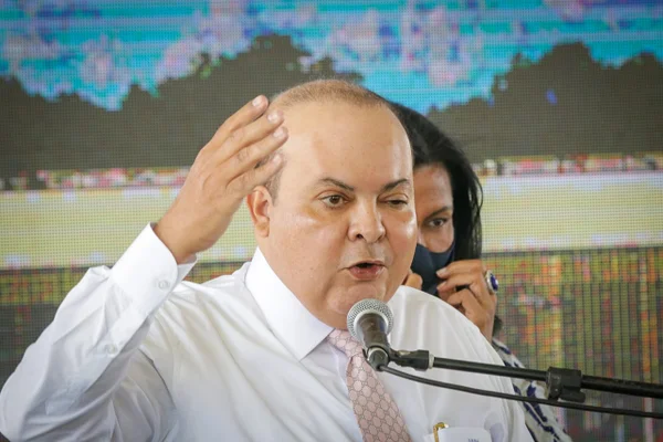 Ibaneis Rocha em Arniqueira