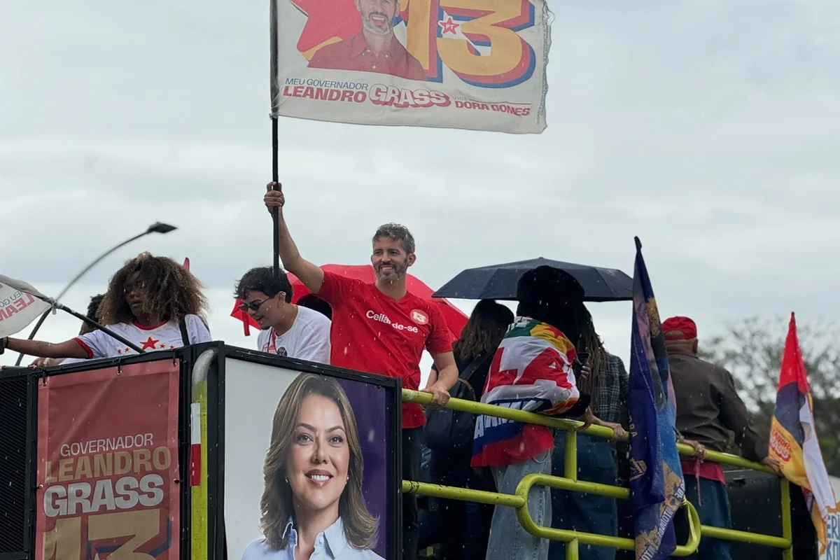 Em carreata, Grass fala sobre último dia de campanha: "Dia de esperança"