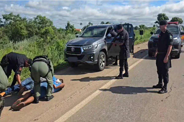 PMGO prende trio especializado em roubo de caminhonetes