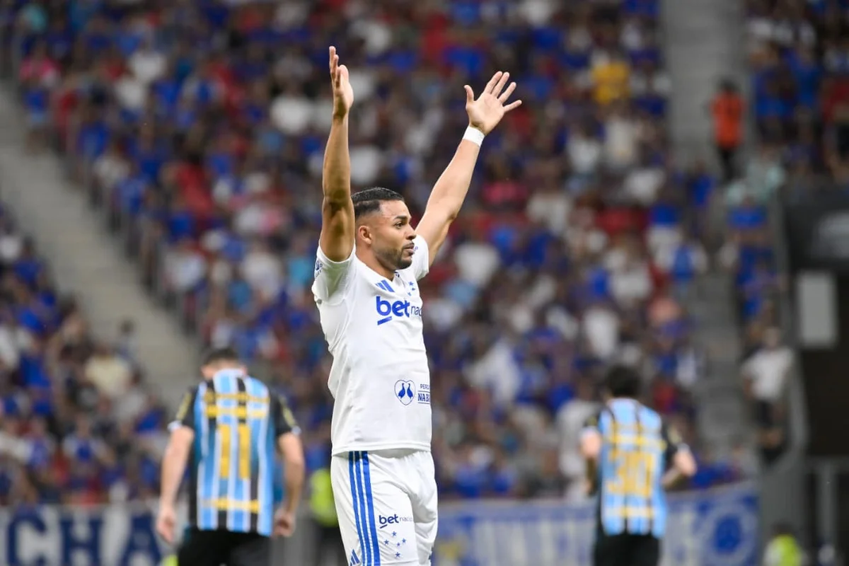 Gabriel Grando brilha e Grêmio vence o Cruzeiro em jogão no DF - imagem 25 Gabriel Grando brilha e Grêmio vence o Cruzeiro em jogão no DF - imagem 25