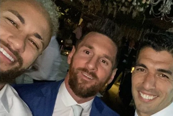 Neymar curte festa com Messi e ex-companheiros de Barcelona